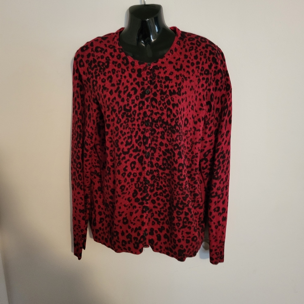 Carate Barrel ,Ladies sweater, color red and black